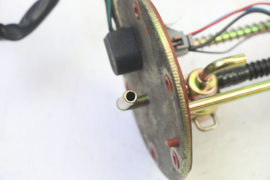 photo de BENZINPUMPE QUADRO 4 4D 350 (2015 - 2018)