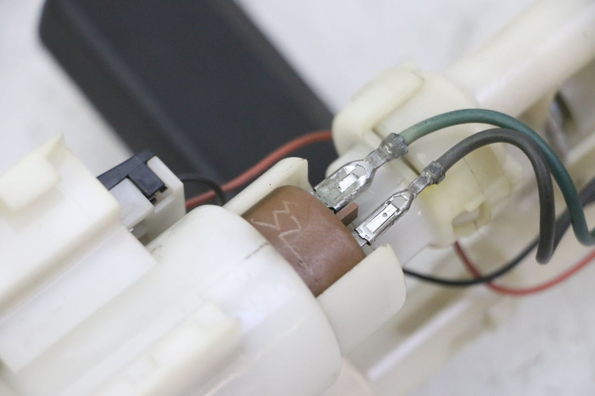 photo de KRAFTSTOFFPUMPE SUZUKI BURGMAN 125 (2007 - 2014)