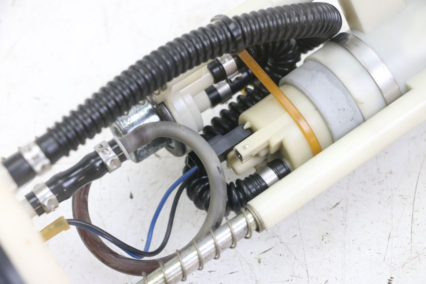 photo de BENZINPUMPE PEUGEOT ELYSTAR 125 (2002 - 2007)