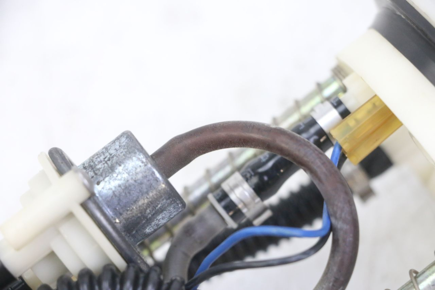 photo de BENZINPUMPE PEUGEOT ELYSTAR 125 (2002 - 2007)