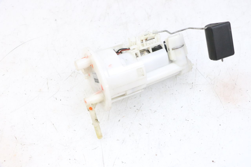 photo de KRAFTSTOFFPUMPE YAMAHA FJR ABS 1300 (2006 - 2012) - Zoom auf Gebrauchszustand