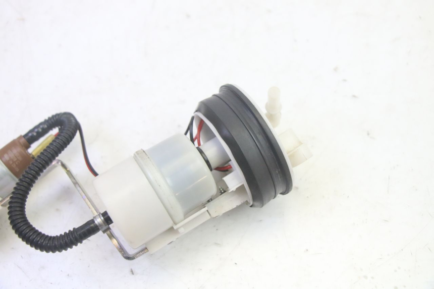 photo de BENZINPUMPE PIAGGIO MP3 HPE 350 (2018 - 2020) - Zoom auf Gebrauchszustand