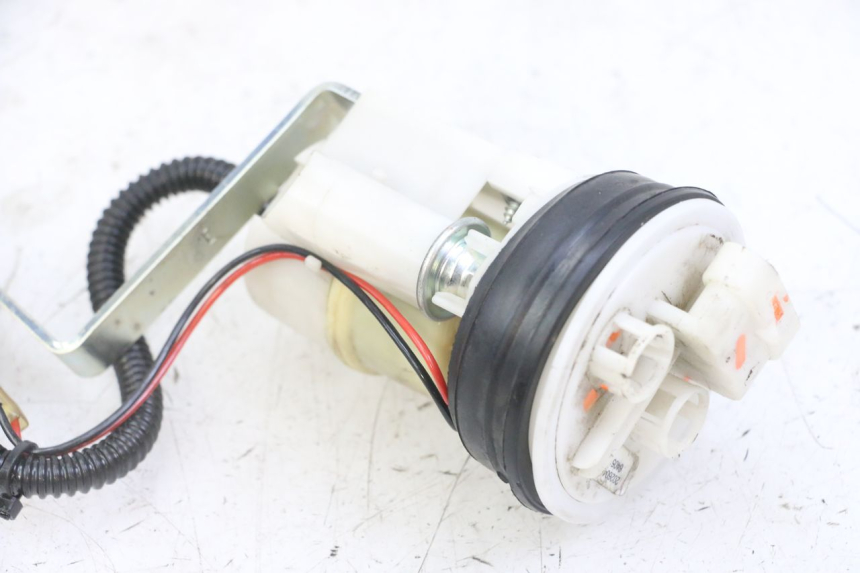 photo de BENZINPUMPE PIAGGIO MP3 LT 300 (2010 - 2016)