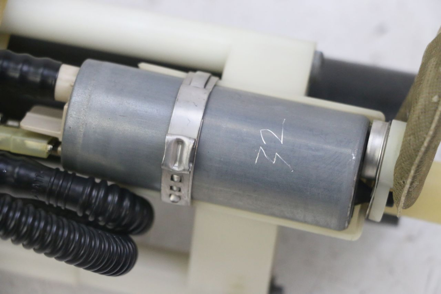 photo de BENZINPUMPE PEUGEOT SATELIS COMPRESSOR K15 125 (2006 - 2009)