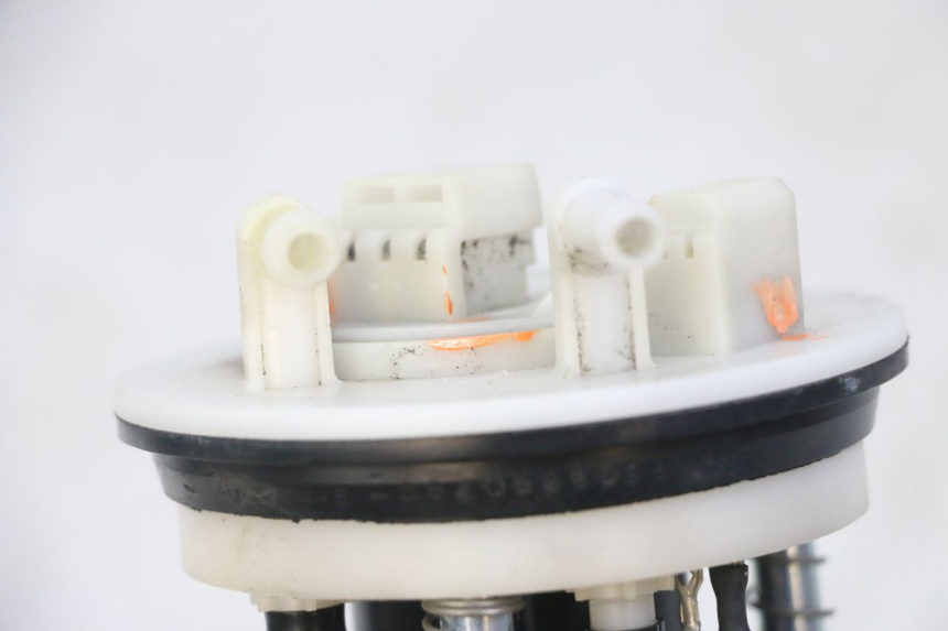 photo de BENZINPUMPE PEUGEOT SATELIS COMPRESSOR K15 125 (2006 - 2009)