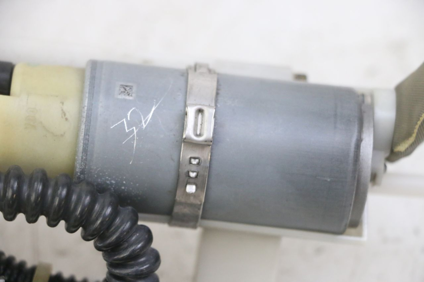photo de BENZINPUMPE PEUGEOT SATELIS 125 (2013 - 2018)