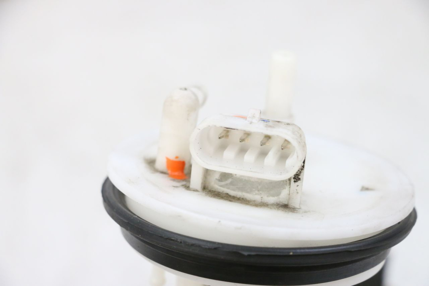 photo de BENZINPUMPE PEUGEOT SATELIS 125 (2013 - 2018) - Alternative Perspektive