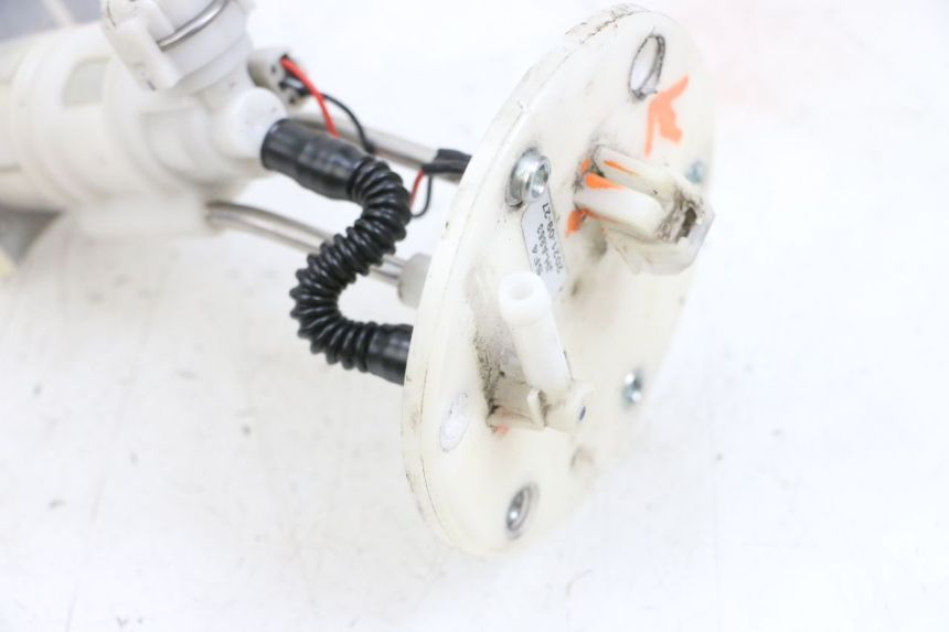 photo de BENZINPUMPE PEUGEOT SPEEDFIGHT 4 4T EFI 50 (2021 - 2025) - Oberflächenzustand und Material