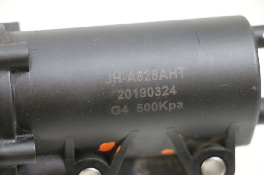 photo de BENZINPUMPE PEUGEOT STREETZONE I 2T 50 (2018 - 2020)