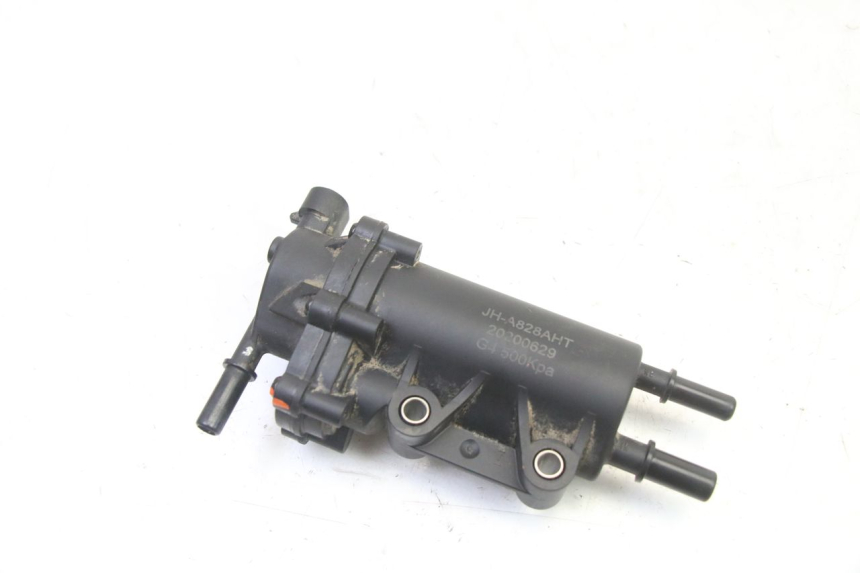 photo de BENZINPUMPE PEUGEOT STREETZONE I 2T 50 (2018 - 2020)