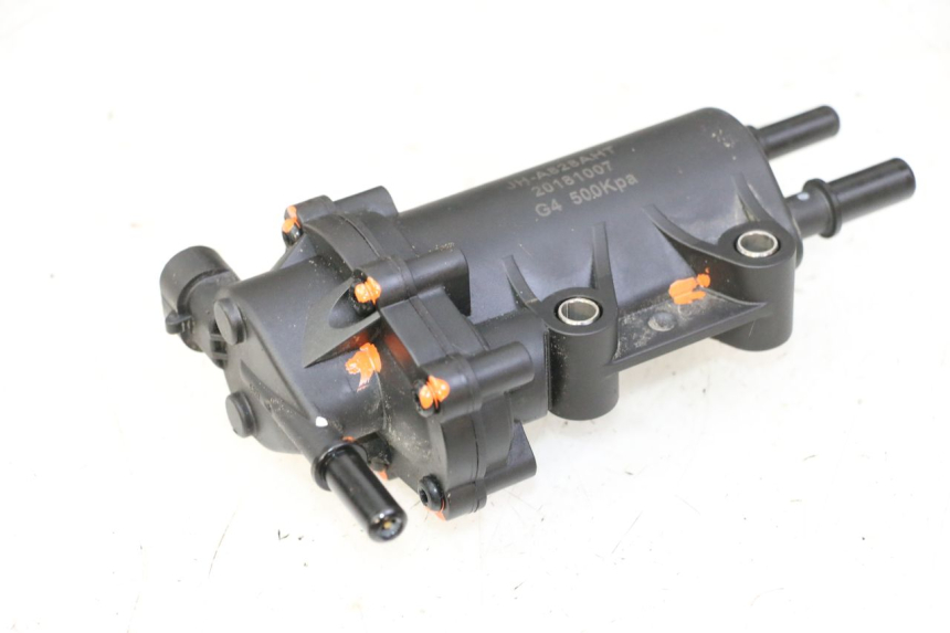 photo de BENZINPUMPE PEUGEOT STREETZONE I 2T 50 (2018 - 2020)