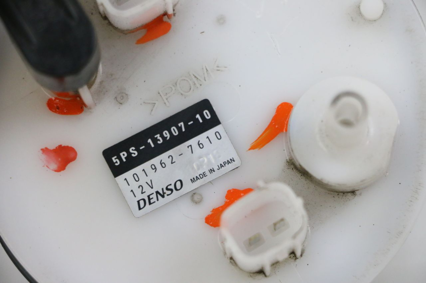 photo de BENZINPUMPE YAMAHA TDM ABS 900 (2002 - 2014) - Details der Befestigungspunkte