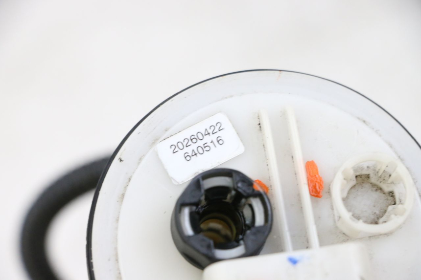 photo de KRAFTSTOFFPUMPE PIAGGIO VESPA GTS SUPER IE 125 (2009 - 2016) - Details der Befestigungspunkte