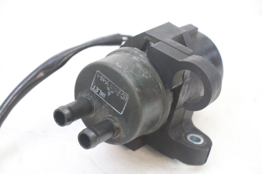 photo de KRAFTSTOFFPUMPE YAMAHA FZS FAZER 600 (2001 - 2003)
