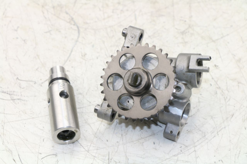 photo de ÖLPUMPE  YAMAHA FZ6 FAZER 600 (2004 - 2006)