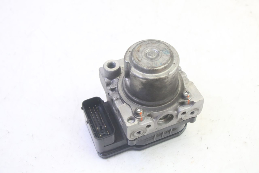 photo de ABS PUMPE SUZUKI BURGMAN EXECUTIVE ABS 650 (2006 - 2012) - Alternative Perspektive