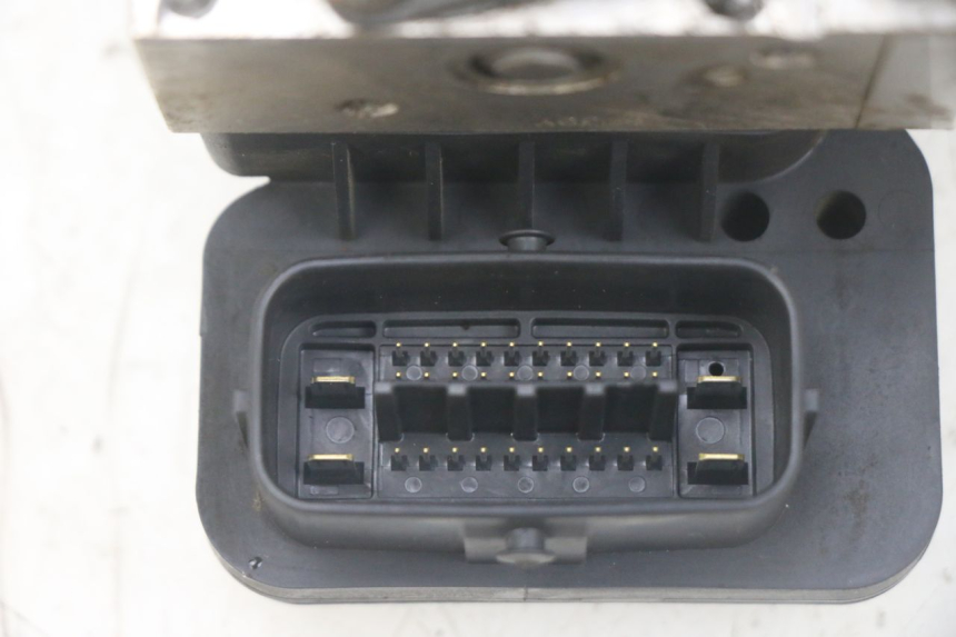 photo de ABS-PUMPE YAMAHA FJR ABS 1300 (2006 - 2012) - Technische Nahaufnahme