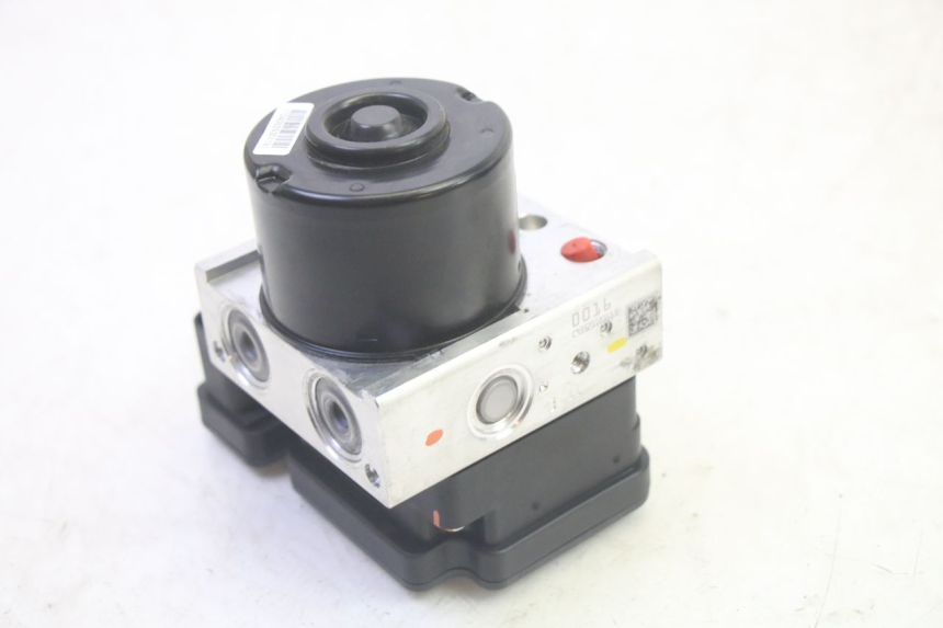 photo de ABS PUMPE PIAGGIO MP3 HPE 350 (2018 - 2020) - Details der Befestigungspunkte