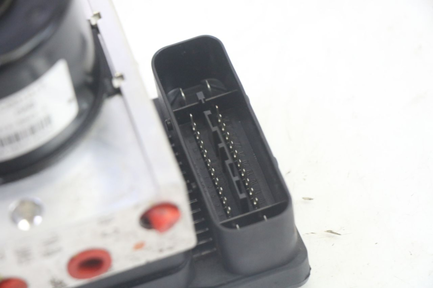 photo de ABS PUMPE PIAGGIO MP3 500 (2016 - 2018) - Technische Nahaufnahme