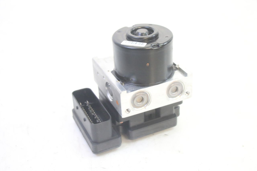 photo de ABS PUMPE PIAGGIO MP3 500 (2016 - 2018) - Details der Befestigungspunkte