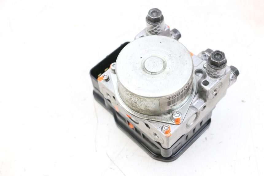 photo de ABS PUMPE PEUGEOT SATELIS 125 (2013 - 2018) - Technische Nahaufnahme