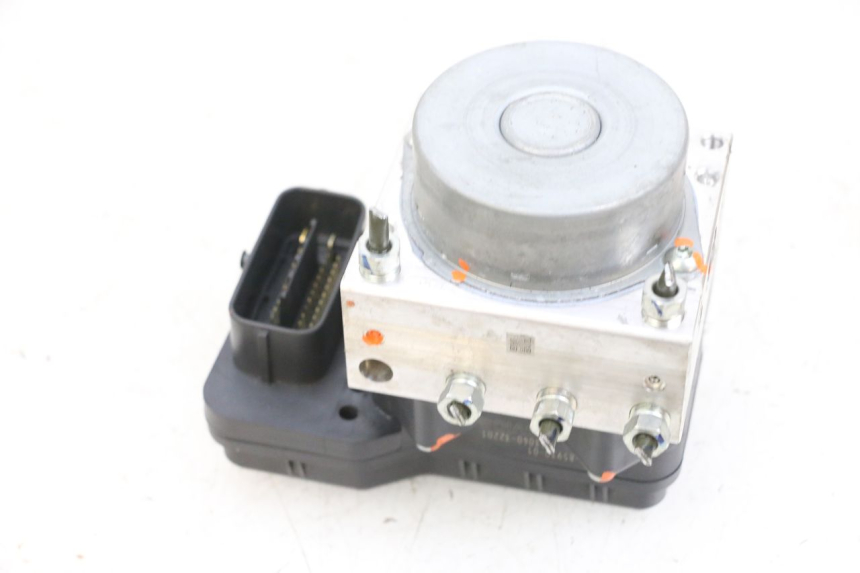 photo de ABS PUMPE YAMAHA TRICITY 300 (2020 - 2024) - Technische Nahaufnahme