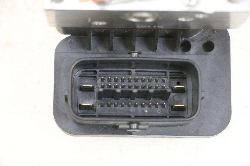 photo de ABS PUMPE YAMAHA TRICITY 300 (2020 - 2024) - Oberflächenzustand und Material