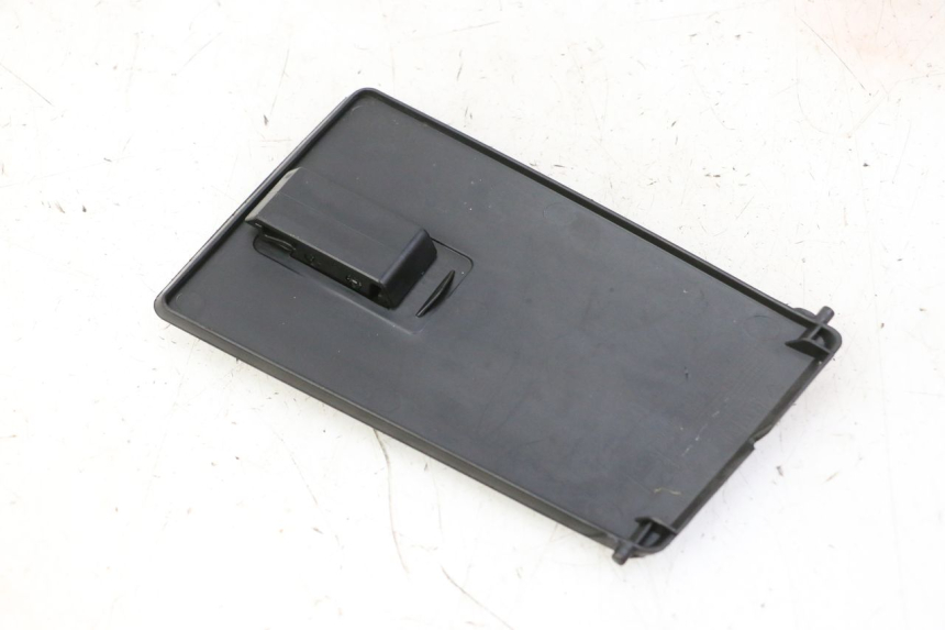 photo de HANDSCHUHFACHKLAPPE PEUGEOT CITYSTAR 50 (2013 - 2017)