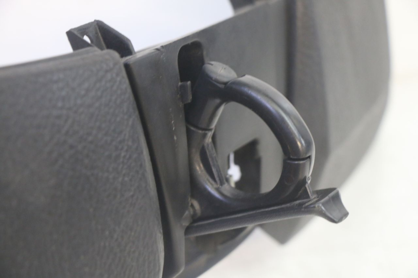 photo de HANDSCHUHFACH DECKEL PIAGGIO MP3 500 (2016 - 2018) - Zoom auf Gebrauchszustand