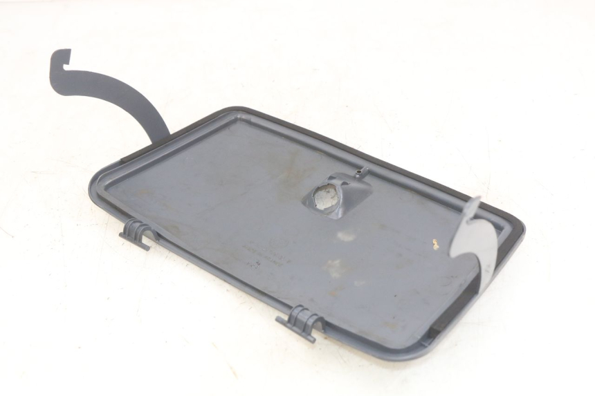photo de HANDSCHUHFACHKLAPPE PEUGEOT SV 125 (1991 - 1994)