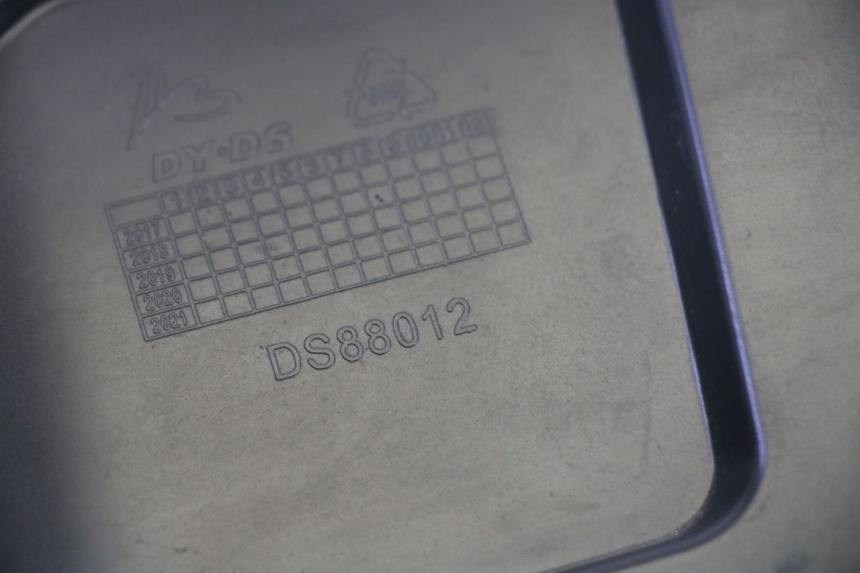 photo de HANDSCHUHFACH DECKEL EFUN PUSA 1 - Oberflächenzustand und Material