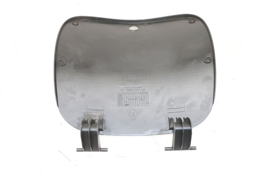 photo de HANDSCHUHFACH DECKEL PEUGEOT TWEET PRO CARGO 50 (2018 - 2020) - Detailansicht des Bauteils