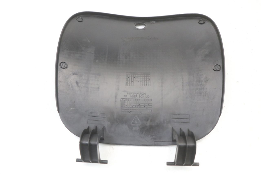 photo de HANDSCHUHFACH DECKEL PEUGEOT TWEET 125 (2018 - 2021)