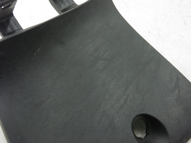 photo de HANDSCHUHFACHKLAPPE YAMAHA XMAX X-MAX 125 (2006 - 2009)