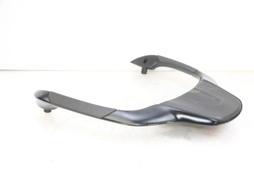 photo de GEPÄCKTRÄGER PIAGGIO MP3 500 (2016 - 2018) - Details der Befestigungspunkte