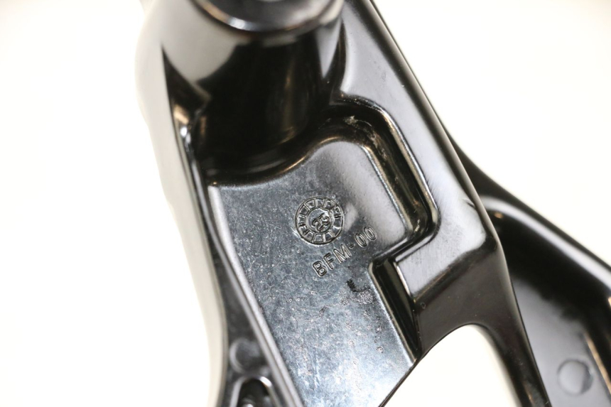 photo de GEPÄCKTRÄGER YAMAHA NEO'S CORE 1 (2022 - 2026) - Zoom auf Gebrauchszustand