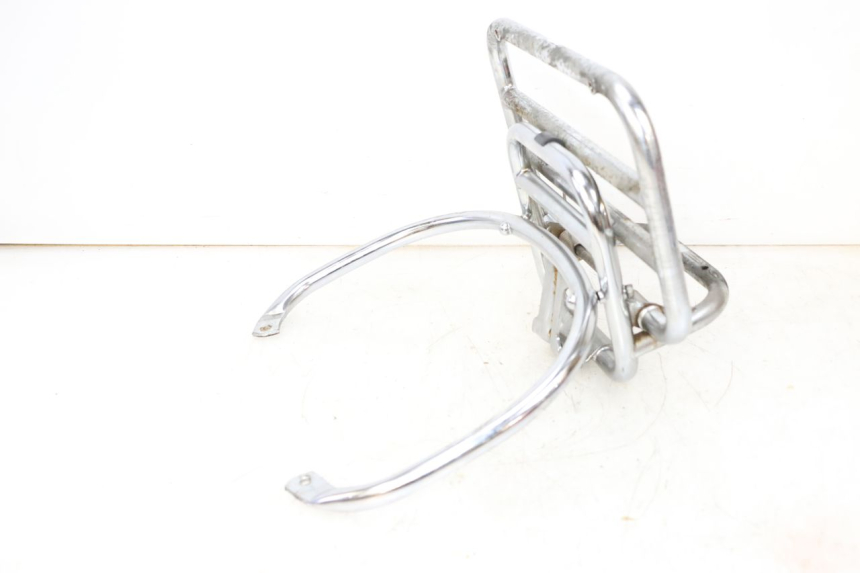 photo de GEPÄCKTRÄGER PIAGGIO VESPA GTS SUPER IE 125 (2009 - 2016) - Detailansicht des Bauteils