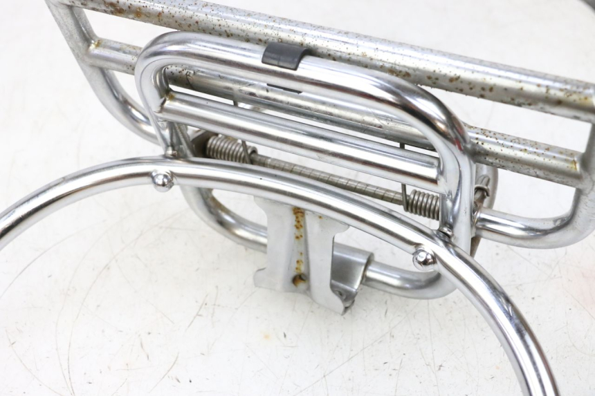 photo de GEPÄCKTRÄGER PIAGGIO VESPA GTS SUPER IE 125 (2009 - 2016) - Zoom auf Gebrauchszustand