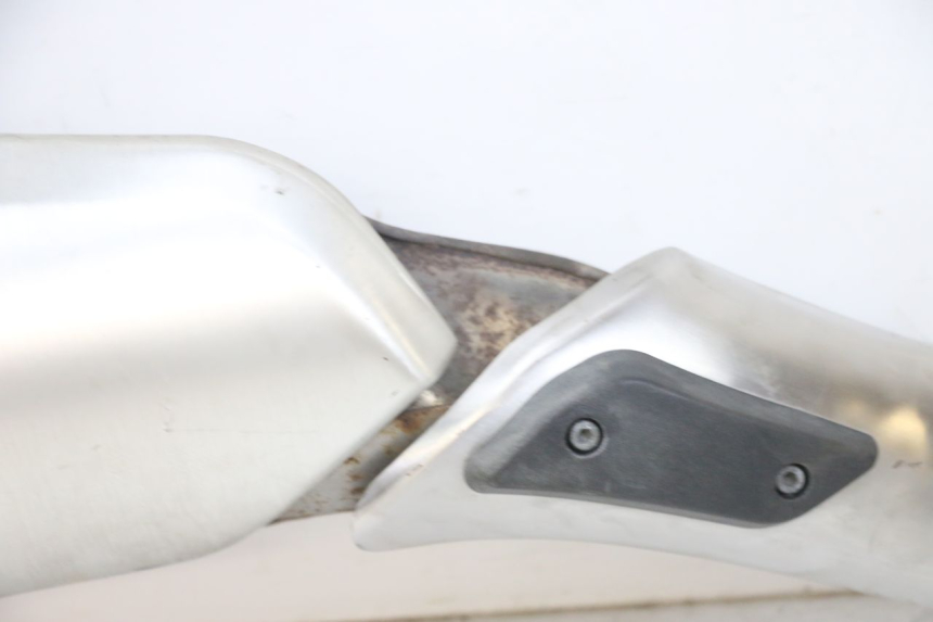 photo de RECHTSAUSPUFF SUZUKI DL V STROM 1000 (2002 - 2007) - Hochauflösende Nahaufnahme