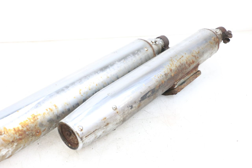 photo de AUSPUFFTOPF HYOSUNG GV AQUILA 125 (2000 - 2004) - Detaillierte Sichtprüfung