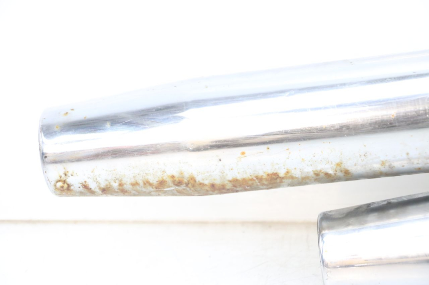 photo de AUSPUFFTOPF HYOSUNG GV AQUILA 125 (2000 - 2004) - Detailansicht des Bauteils