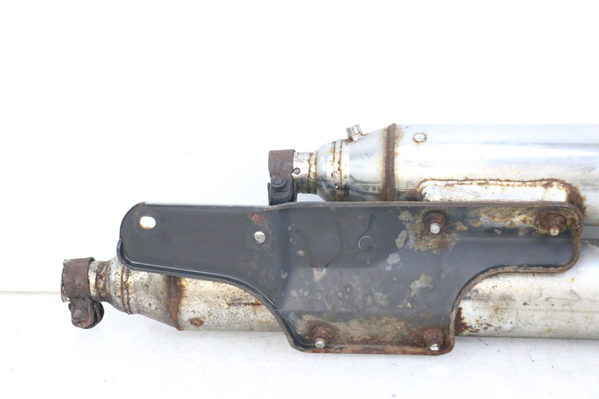 photo de AUSPUFFTOPF HYOSUNG GV AQUILA 125 (2000 - 2004) - Details der Befestigungspunkte