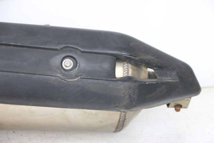 photo de AUSPUFF PEUGEOT SATELIS 125 (2013 - 2018) - Fokus auf die Struktur