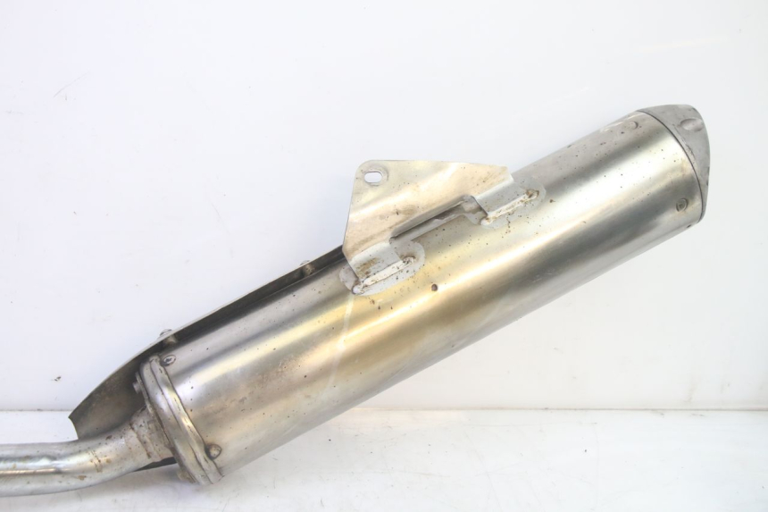 photo de AUSPUFFANLAGE DAELIM VJ ROADWIN FI 125 (2008 - 2017) - Fokus auf die Struktur