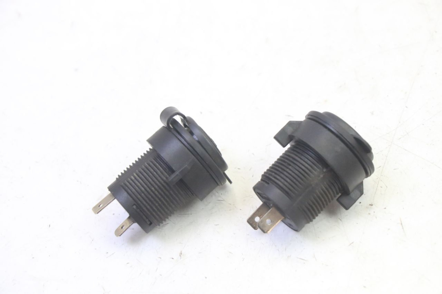 photo de ZIGARETTENANZÃœNDER QUADRO 4 4D 350 (2015 - 2018)