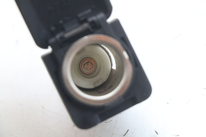photo de ZIGARETTENANZÃœNDER HONDA FORZA 125 (2015 - 2016)