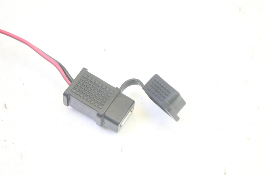 photo de ZIGARETTENANZÃœNDER PIAGGIO MP3 HPE 350 (2018 - 2020) - Detailansicht des Bauteils