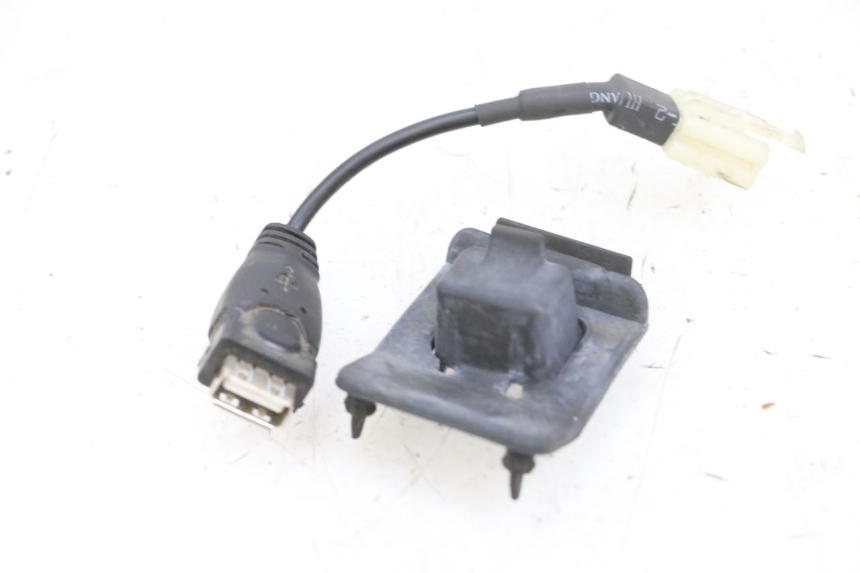 photo de ZIGARETTENANZÃœNDER PEUGEOT SPEEDFIGHT 4 4T EFI 50 (2021 - 2025) - Hauptansicht