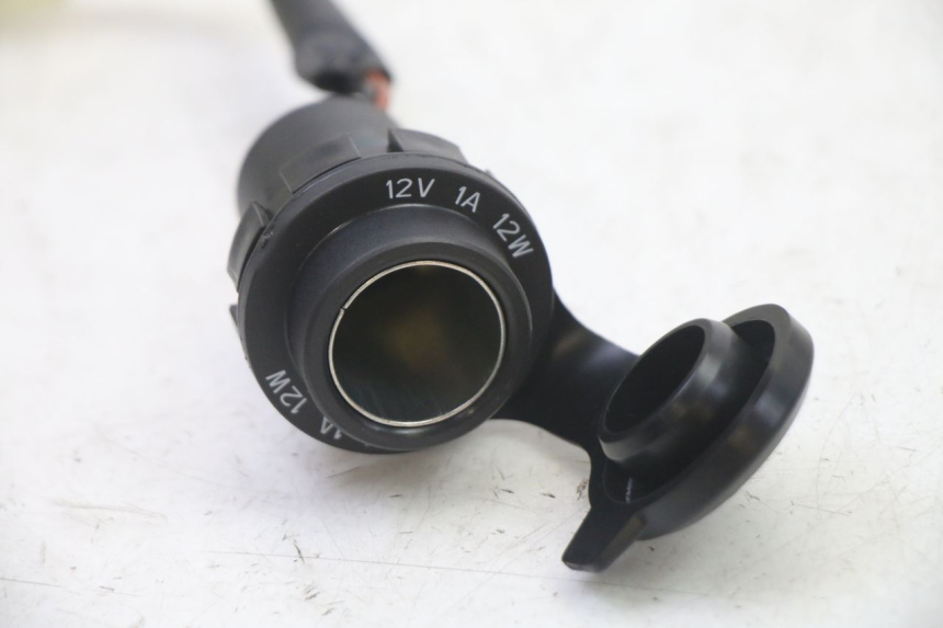 photo de ZIGARETTENANZÃœNDER YAMAHA XMAX X-MAX 125 (2021 - 2025)