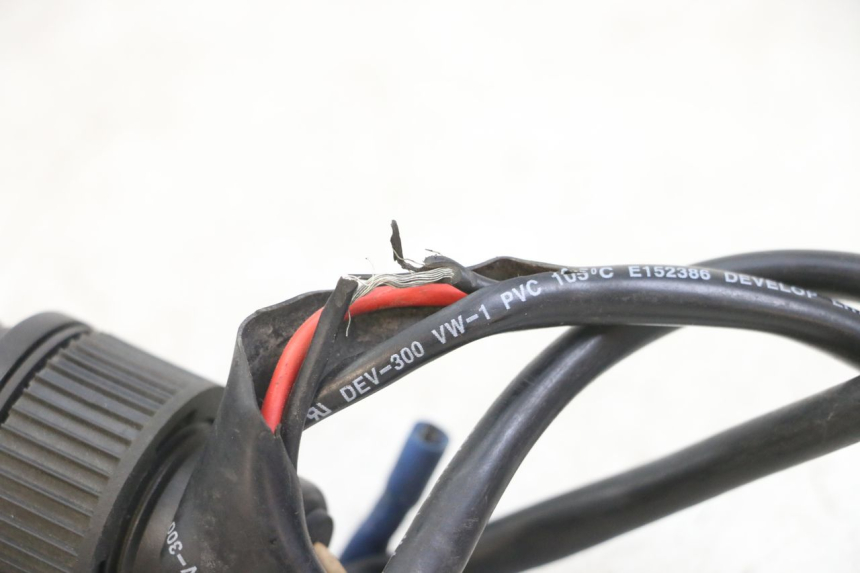 photo de ZIGARETTENANZÃœNDER PIAGGIO XEVO - X EVO 125 (2007 - 2016) - Details der Befestigungspunkte